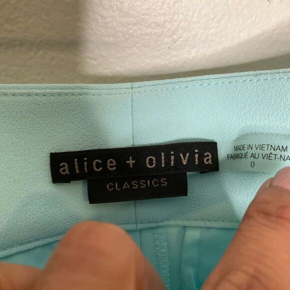 Alice + Olivia Dylan Pant - Picture 10 of 11